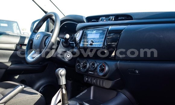Ra Imported Toyota Hilux funfun Ọkọ̀ in Import - Dubai ni Benin Ra Imported Toyota Hilux funfun Ọkọ̀ in Import - Dubai ni Benin
