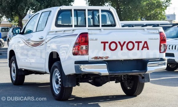 Ra Imported Toyota Hilux funfun Ọkọ̀ in Import - Dubai ni Benin Ra Imported Toyota Hilux funfun Ọkọ̀ in Import - Dubai ni Benin