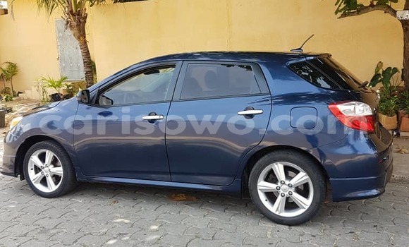 Ra Àlòkù Toyota Matrix Blue Ọkọ̀ in Cotonou ni Benin Ra Àlòkù Toyota Matrix Blue Ọkọ̀ in Cotonou ni Benin