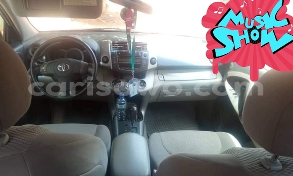 Ra Àlòkù Toyota RAV4 Alawọ ewe Ọkọ̀ in Cotonou ni Benin Ra Àlòkù Toyota RAV4 Alawọ ewe Ọkọ̀ in Cotonou ni Benin