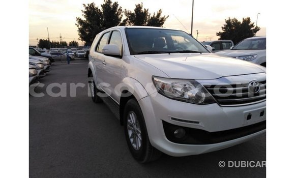 Ra Imported Toyota Fortuner funfun Ọkọ̀ in Import - Dubai ni Benin Ra Imported Toyota Fortuner funfun Ọkọ̀ in Import - Dubai ni Benin