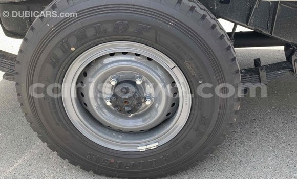 Sayi Imported Toyota Land Cruiser White Mota in Import - Dubai a Benin Sayi Imported Toyota Land Cruiser White Mota in Import - Dubai a Benin