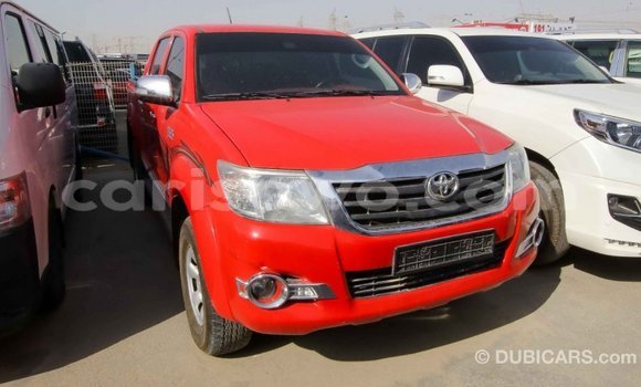 Acheter Import Voiture Toyota Hilux Rouge à Import - Dubai, Benin Acheter Import Voiture Toyota Hilux Rouge à Import - Dubai, Benin