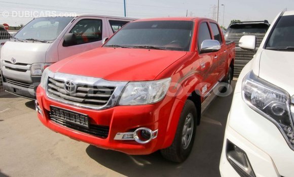 Acheter Import Voiture Toyota Hilux Rouge à Import - Dubai, Benin Acheter Import Voiture Toyota Hilux Rouge à Import - Dubai, Benin
