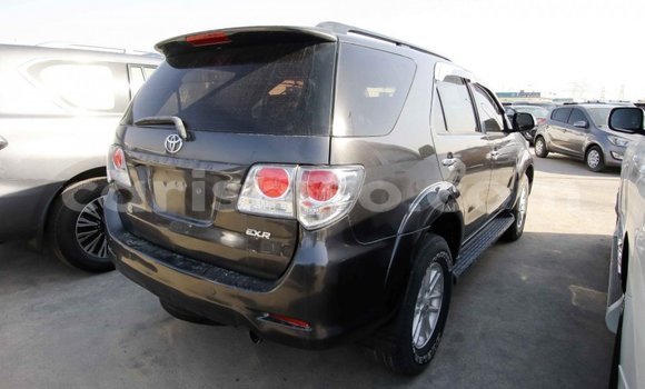 Acheter Import Voiture Toyota Fortuner Autre à Import - Dubai, Benin Acheter Import Voiture Toyota Fortuner Autre à Import - Dubai, Benin