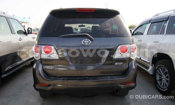Acheter Import Voiture Toyota Fortuner Autre à Import - Dubai, Benin Acheter Import Voiture Toyota Fortuner Autre à Import - Dubai, Benin