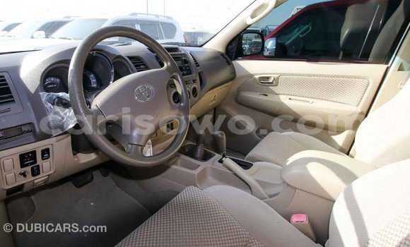 Acheter Import Voiture Toyota Fortuner Blanc à Import - Dubai, Benin Acheter Import Voiture Toyota Fortuner Blanc à Import - Dubai, Benin