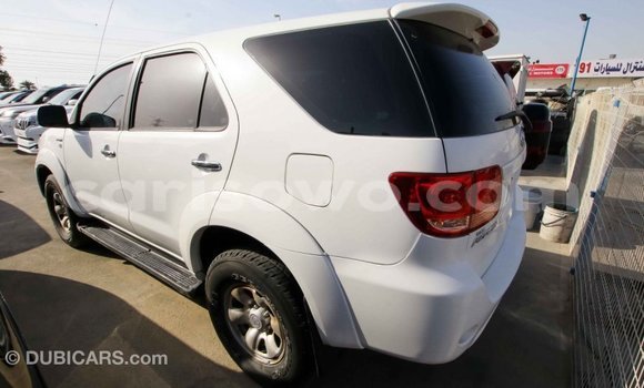 Acheter Import Voiture Toyota Fortuner Blanc à Import - Dubai, Benin Acheter Import Voiture Toyota Fortuner Blanc à Import - Dubai, Benin