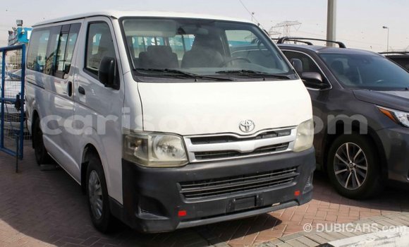 Acheter Import Voiture Toyota Hiace Blanc à Import - Dubai, Benin Acheter Import Voiture Toyota Hiace Blanc à Import - Dubai, Benin