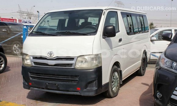 Acheter Import Voiture Toyota Hiace Blanc à Import - Dubai, Benin Acheter Import Voiture Toyota Hiace Blanc à Import - Dubai, Benin