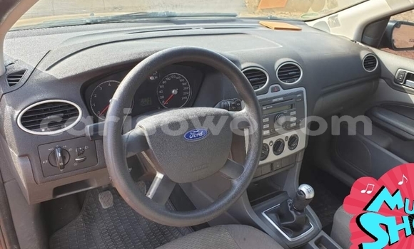 Acheter Occasion Voiture Ford Focus Marron à Cotonou, Benin Acheter Occasion Voiture Ford Focus Marron à Cotonou, Benin
