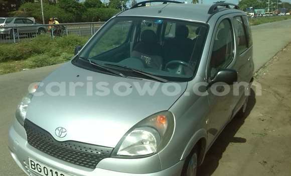 Acheter Occasion Voiture Toyota Yaris Gris à Cotonou, Benin Acheter Occasion Voiture Toyota Yaris Gris à Cotonou, Benin