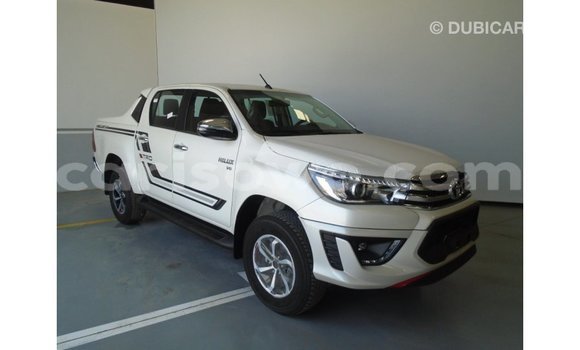 Sayi Imported Toyota Hilux Sauran Mota in Import - Dubai a Benin Sayi Imported Toyota Hilux Sauran Mota in Import - Dubai a Benin