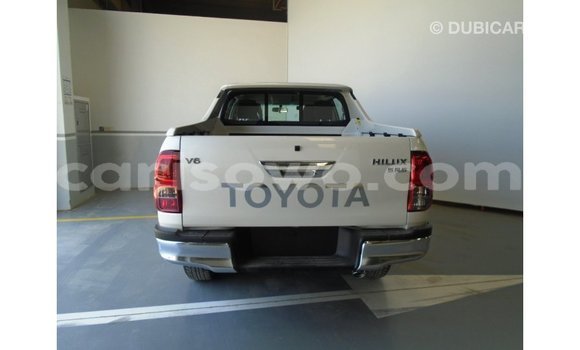 Sayi Imported Toyota Hilux Sauran Mota in Import - Dubai a Benin Sayi Imported Toyota Hilux Sauran Mota in Import - Dubai a Benin