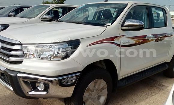 Acheter Occasion Voiture Toyota Hilux Blanc à Cotonou, Benin Acheter Occasion Voiture Toyota Hilux Blanc à Cotonou, Benin