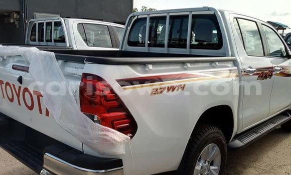 Acheter Occasion Voiture Toyota Hilux Blanc à Cotonou, Benin Acheter Occasion Voiture Toyota Hilux Blanc à Cotonou, Benin