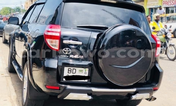 Acheter Occasion Voiture Toyota RAV4 Bleu à Cotonou, Benin Acheter Occasion Voiture Toyota RAV4 Bleu à Cotonou, Benin