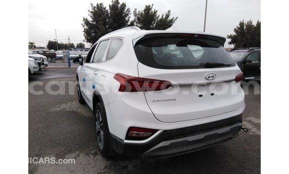 Ra Imported Hyundai Santa Fe funfun Ọkọ̀ in Import - Dubai ni Benin Ra Imported Hyundai Santa Fe funfun Ọkọ̀ in Import - Dubai ni Benin