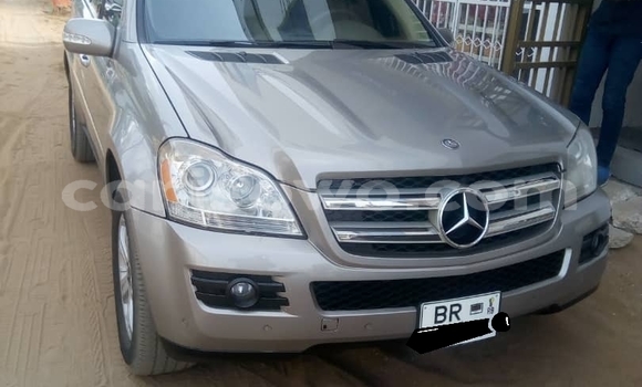 Ra Àlòkù Mercedes-Benz GL-klasse Silver Ọkọ̀ in Cotonou ni Benin Ra Àlòkù Mercedes-Benz GL-klasse Silver Ọkọ̀ in Cotonou ni Benin