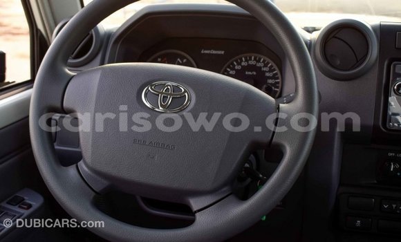 Buy Import Toyota Pickup White Car in Import - Dubai in Benign Buy Import Toyota Pickup White Car in Import - Dubai in Benign
