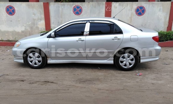 Sayi Na hannu Toyota Corolla Azurfa Mota in Cotonou a Benin Sayi Na hannu Toyota Corolla Azurfa Mota in Cotonou a Benin