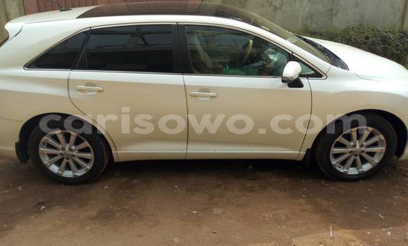 Ra Àlòkù Toyota Venza funfun Ọkọ̀ in Cotonou ni Benin Ra Àlòkù Toyota Venza funfun Ọkọ̀ in Cotonou ni Benin