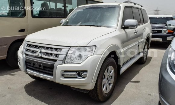 Ra Imported Mitsubishi Pajero funfun Ọkọ̀ in Import - Dubai ni Benin Ra Imported Mitsubishi Pajero funfun Ọkọ̀ in Import - Dubai ni Benin
