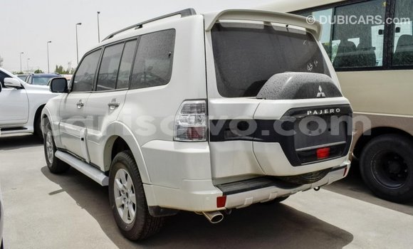 Ra Imported Mitsubishi Pajero funfun Ọkọ̀ in Import - Dubai ni Benin Ra Imported Mitsubishi Pajero funfun Ọkọ̀ in Import - Dubai ni Benin