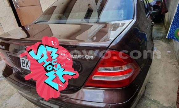 Sayi Na hannu Mercedes-Benz C–Class Red Mota in Cotonou a Benin Sayi Na hannu Mercedes-Benz C–Class Red Mota in Cotonou a Benin