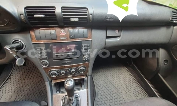 Sayi Na hannu Mercedes-Benz C–Class Red Mota in Cotonou a Benin Sayi Na hannu Mercedes-Benz C–Class Red Mota in Cotonou a Benin