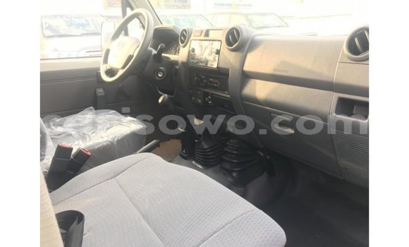 Sayi Imported Toyota Land Cruiser White Mota in Import - Dubai a Benin Sayi Imported Toyota Land Cruiser White Mota in Import - Dubai a Benin