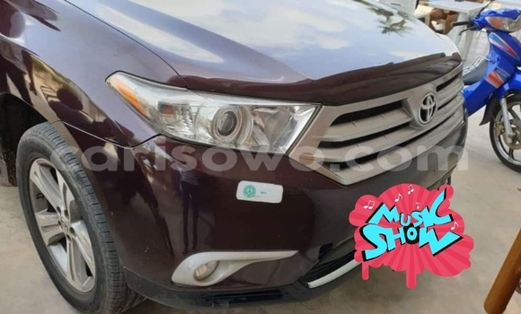 Ra Àlòkù Toyota Highlander Red Ọkọ̀ in Cotonou ni Benin Ra Àlòkù Toyota Highlander Red Ọkọ̀ in Cotonou ni Benin