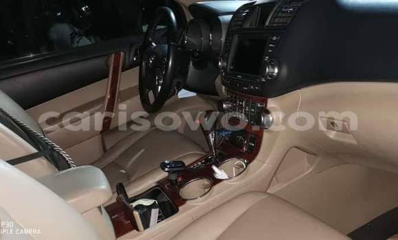 Ra Àlòkù Toyota Highlander Red Ọkọ̀ in Cotonou ni Benin Ra Àlòkù Toyota Highlander Red Ọkọ̀ in Cotonou ni Benin