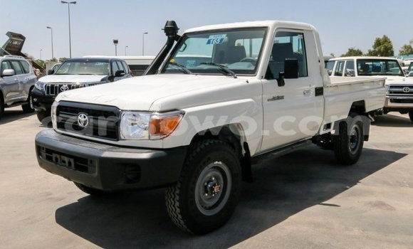 Acheter Neuf Voiture Toyota Land Cruiser Blanc à Import - Dubai, Benin Acheter Neuf Voiture Toyota Land Cruiser Blanc à Import - Dubai, Benin