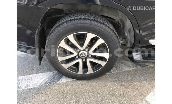 Acheter Import Voiture Toyota Land Cruiser Noir à Import - Dubai, Benin Acheter Import Voiture Toyota Land Cruiser Noir à Import - Dubai, Benin