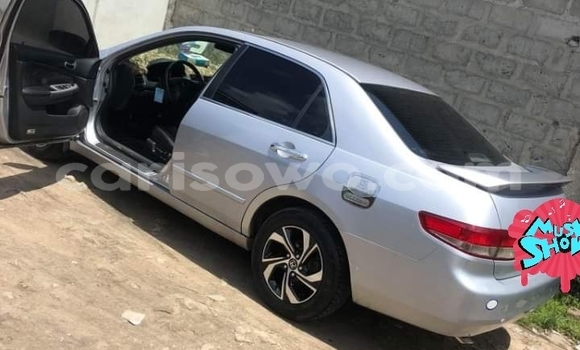 Sayi Na hannu Honda Accord Azurfa Mota in Cotonou a Benin Sayi Na hannu Honda Accord Azurfa Mota in Cotonou a Benin