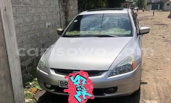 Sayi Na hannu Honda Accord Azurfa Mota in Cotonou a Benin Sayi Na hannu Honda Accord Azurfa Mota in Cotonou a Benin