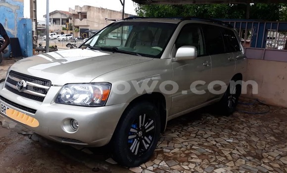 Acheter Occasion Voiture Toyota Highlander Beige à Cotonou, Benin Acheter Occasion Voiture Toyota Highlander Beige à Cotonou, Benin