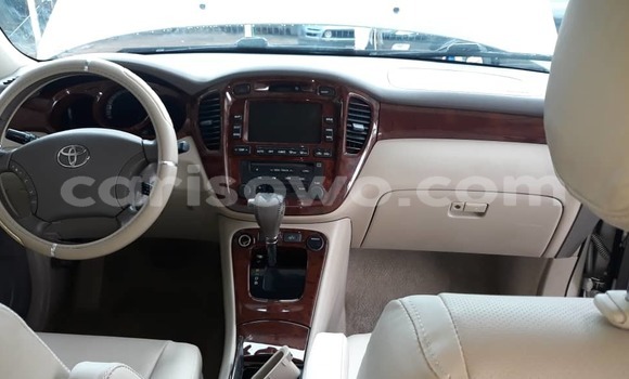 Acheter Occasion Voiture Toyota Highlander Beige à Cotonou, Benin Acheter Occasion Voiture Toyota Highlander Beige à Cotonou, Benin
