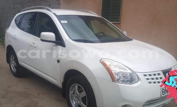 Ra Àlòkù Nissan Rogue funfun Ọkọ̀ in Cotonou ni Benin Ra Àlòkù Nissan Rogue funfun Ọkọ̀ in Cotonou ni Benin