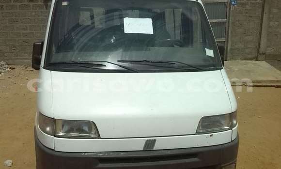 Ra Àlòkù Fiat Barchetta funfun Ọkọ̀ in Cotonou ni Benin Ra Àlòkù Fiat Barchetta funfun Ọkọ̀ in Cotonou ni Benin