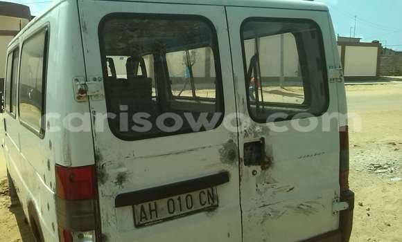 Ra Àlòkù Fiat Barchetta funfun Ọkọ̀ in Cotonou ni Benin Ra Àlòkù Fiat Barchetta funfun Ọkọ̀ in Cotonou ni Benin