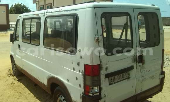 Ra Àlòkù Fiat Barchetta funfun Ọkọ̀ in Cotonou ni Benin Ra Àlòkù Fiat Barchetta funfun Ọkọ̀ in Cotonou ni Benin