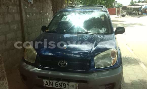 Ra Àlòkù Toyota RAV4 Blue Ọkọ̀ in Cotonou ni Benin Ra Àlòkù Toyota RAV4 Blue Ọkọ̀ in Cotonou ni Benin