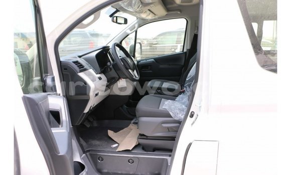 Acheter Import Voiture Toyota Hiace Blanc à Import - Dubai, Benin Acheter Import Voiture Toyota Hiace Blanc à Import - Dubai, Benin