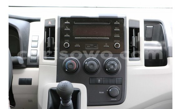 Acheter Import Voiture Toyota Hiace Blanc à Import - Dubai, Benin Acheter Import Voiture Toyota Hiace Blanc à Import - Dubai, Benin