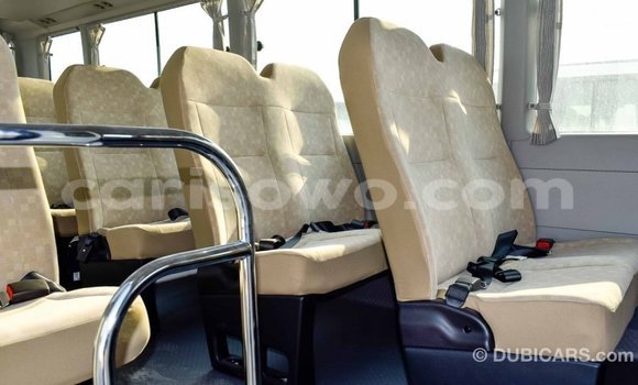 Ra Imported Toyota Coaster funfun Ọkọ̀ akẹ́rù ńlá in Import - Dubai ni Benin Ra Imported Toyota Coaster funfun Ọkọ̀ akẹ́rù ńlá in Import - Dubai ni Benin