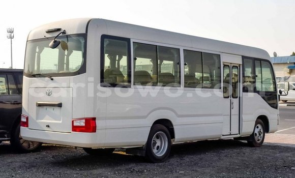 Ra Imported Toyota Coaster funfun Ọkọ̀ akẹ́rù ńlá in Import - Dubai ni Benin Ra Imported Toyota Coaster funfun Ọkọ̀ akẹ́rù ńlá in Import - Dubai ni Benin