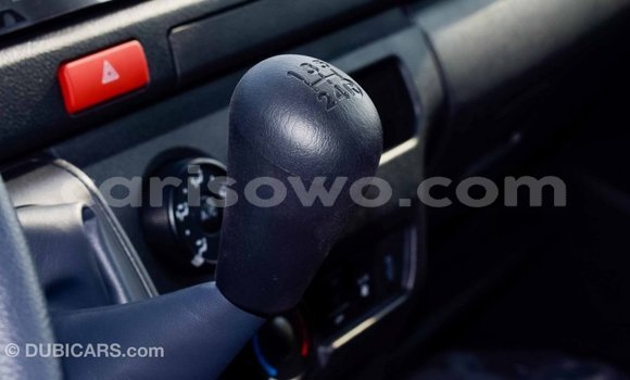 Ra Imported Toyota Hiace funfun Ọkọ̀ in Import - Dubai ni Benin Ra Imported Toyota Hiace funfun Ọkọ̀ in Import - Dubai ni Benin