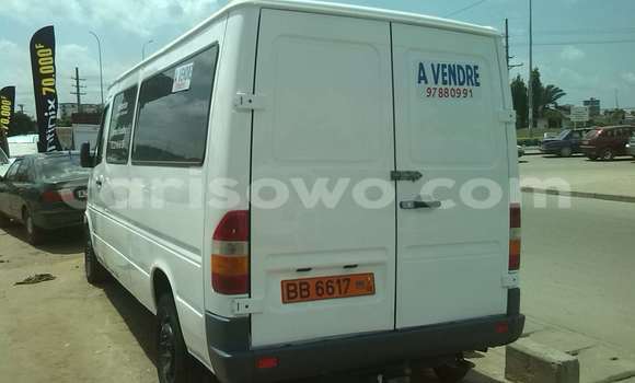 Ra Àlòkù Mercedes-Benz 190 funfun Ọkọ̀ in Cotonou ni Benin Ra Àlòkù Mercedes-Benz 190 funfun Ọkọ̀ in Cotonou ni Benin